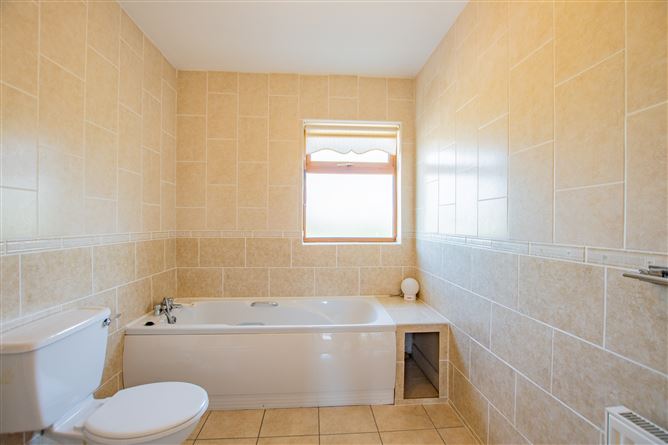 3 Cois Caisleán,, Delvin, Westmeath