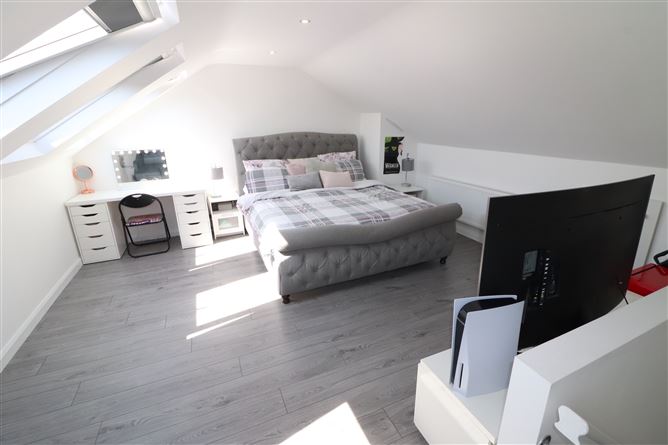 https://photos-a.propertyimages.ie/media/3/8/8/4925883/b0efa273-0962-4d47-be16-63d54198ebe6_l.jpg