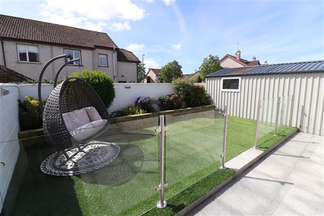 https://photos-a.propertyimages.ie/media/3/8/8/4925883/b0efa273-0962-4d47-be16-63d54198ebe6_l.jpg