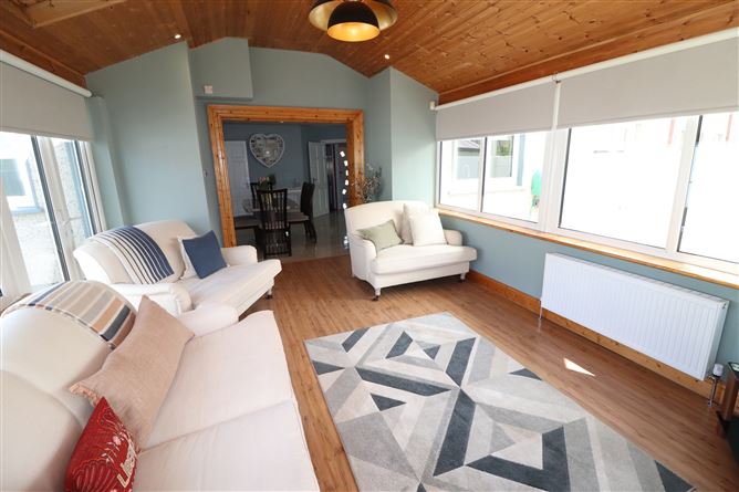 https://photos-a.propertyimages.ie/media/3/8/8/4925883/b0efa273-0962-4d47-be16-63d54198ebe6_l.jpg