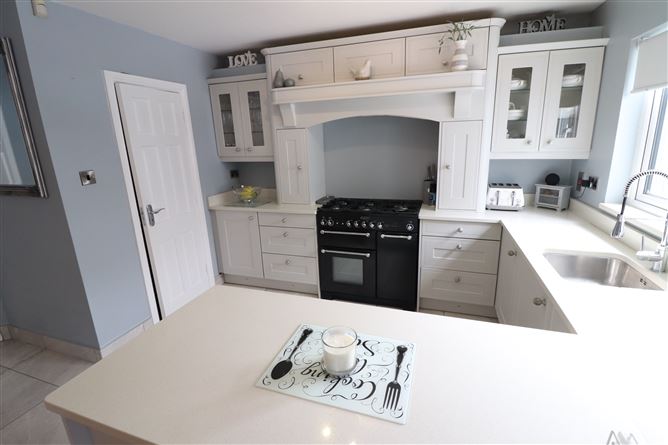 https://photos-a.propertyimages.ie/media/3/8/8/4925883/b0efa273-0962-4d47-be16-63d54198ebe6_l.jpg