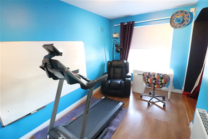https://photos-a.propertyimages.ie/media/3/8/8/4925883/b0efa273-0962-4d47-be16-63d54198ebe6_l.jpg