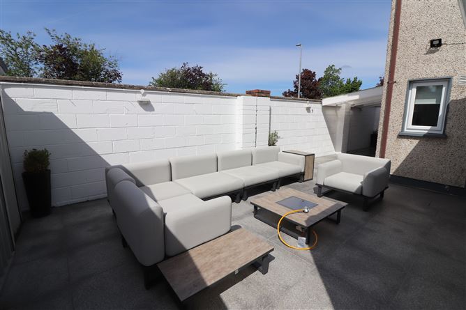 https://photos-a.propertyimages.ie/media/3/8/8/4925883/b0efa273-0962-4d47-be16-63d54198ebe6_l.jpg