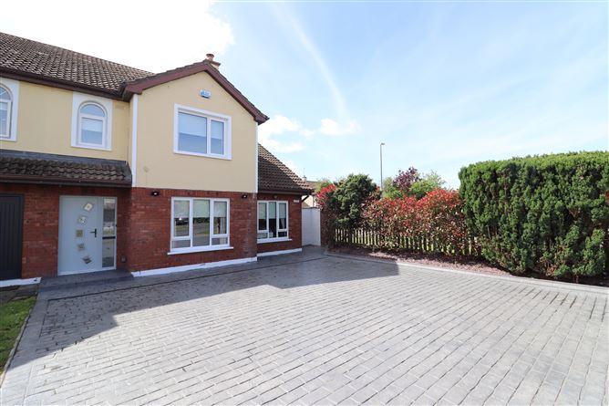 https://photos-a.propertyimages.ie/media/3/8/8/4925883/b0efa273-0962-4d47-be16-63d54198ebe6_l.jpg