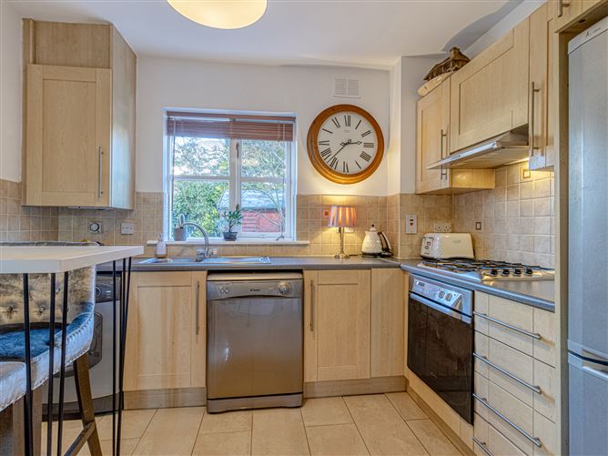 33 The Green, Cnoc Na Greine, Kilcullen, Kildare
