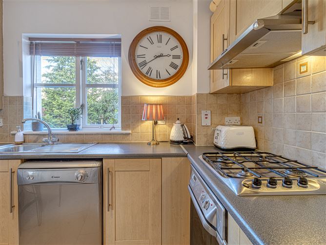 33 The Green, Cnoc Na Greine, Kilcullen, Kildare
