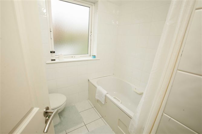 63 The Anchorage, Tralee, Co. Kerry