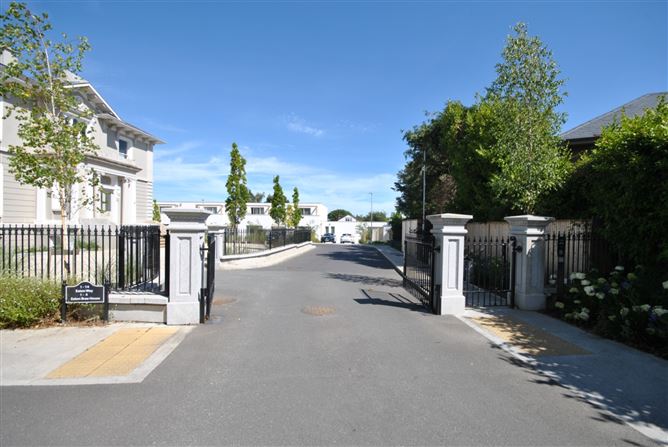 13 Eaton Way, Eaton Brae, Shankill, Dublin 18