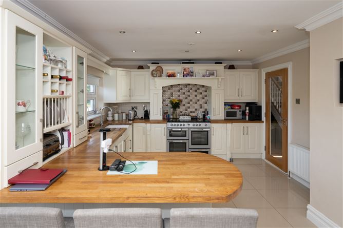 Willowbank, Piercestown, Whites Cross, Co. Cork