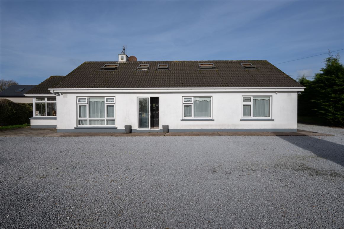 Willowbank, Piercestown, Whites Cross, Co. Cork