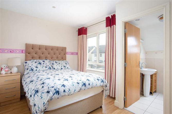 33 The Paddocks View, Adamstown, Lucan, Dublin