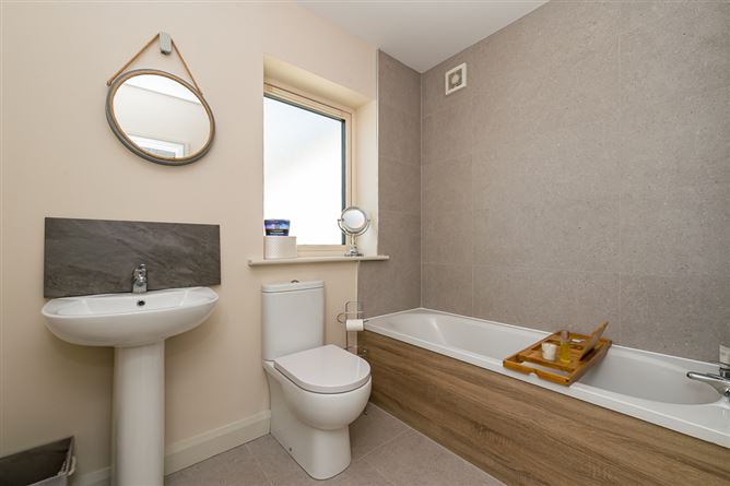 6 The Green, Bracken Hill, Kilmessan, Meath