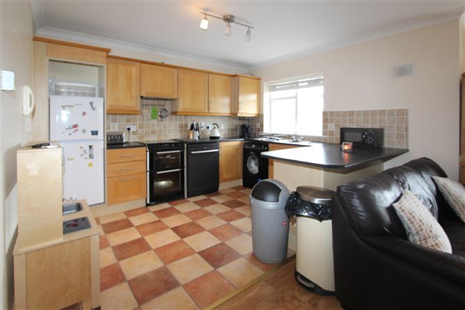 39 Parklands Court, Ballycullen, Dublin 24