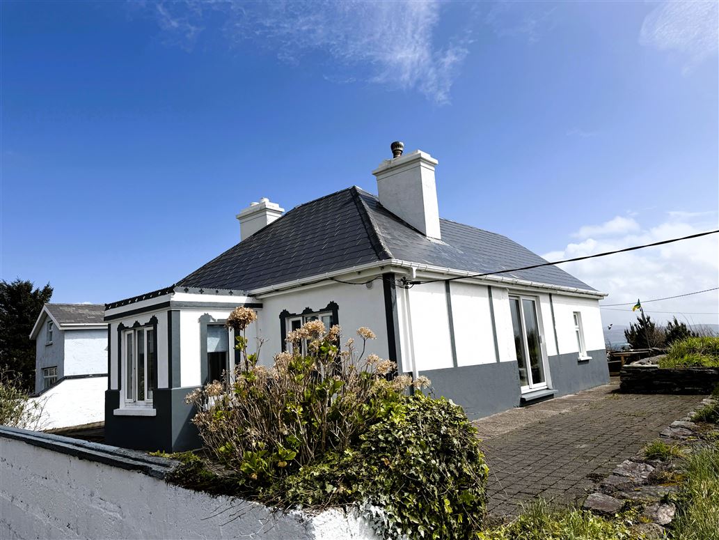 Ref 1226 - The Cottage, Behaghane, Castlecove, Caherdaniel, Kerry