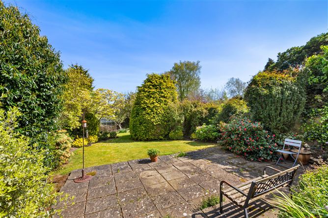 https://photos-a.propertyimages.ie/media/3/9/0/4999093/d4679f96-2d7d-4937-a50d-0817e72ffdab_l.jpg