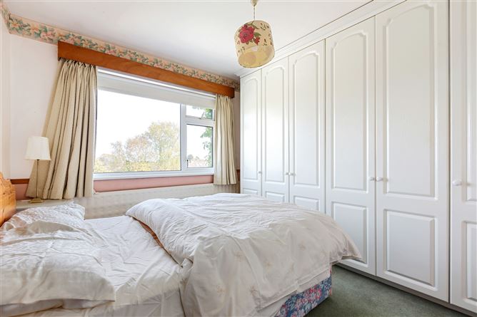 https://photos-a.propertyimages.ie/media/3/9/0/4999093/d4679f96-2d7d-4937-a50d-0817e72ffdab_l.jpg