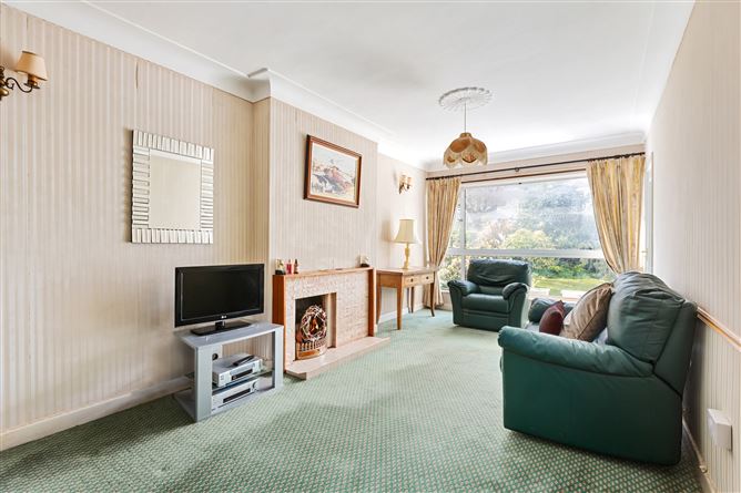 https://photos-a.propertyimages.ie/media/3/9/0/4999093/d4679f96-2d7d-4937-a50d-0817e72ffdab_l.jpg
