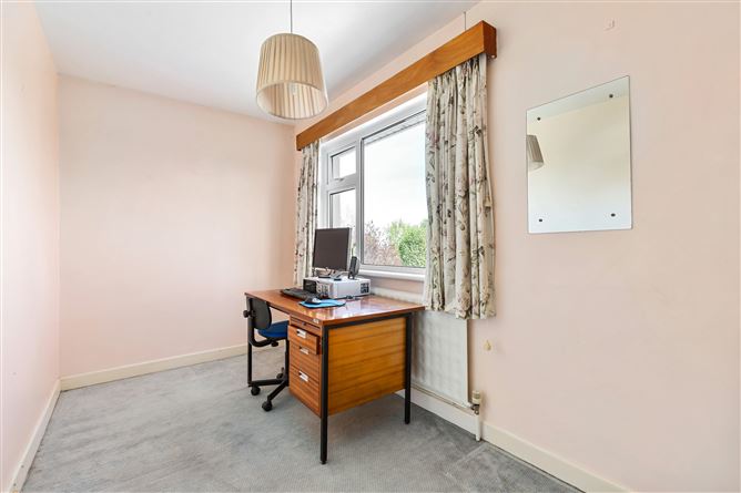 https://photos-a.propertyimages.ie/media/3/9/0/4999093/d4679f96-2d7d-4937-a50d-0817e72ffdab_l.jpg