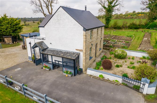Stonebridge House, Garraun South, Creggs, Co. Roscommon