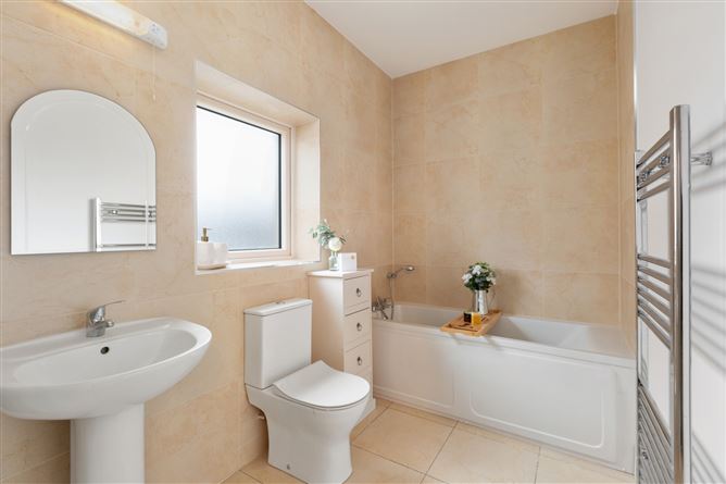 18 Shackleton Drive, Lucan, Co. Dublin