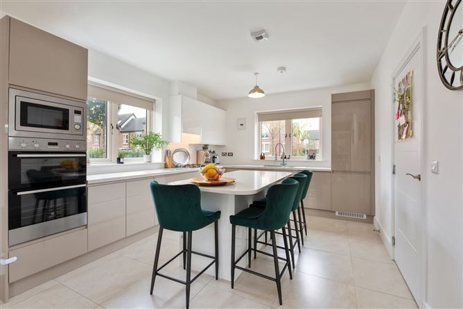 18 Shackleton Drive, Lucan, Co. Dublin