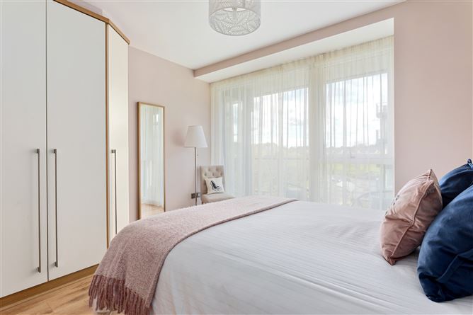 9 Larkspur Hall, Levmoss Park, The Gallops, Leopardstown, Dublin 18