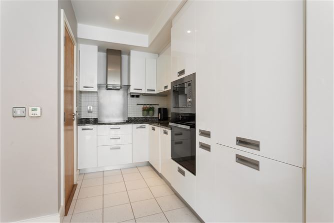 9 Larkspur Hall, Levmoss Park, The Gallops, Leopardstown, Dublin 18