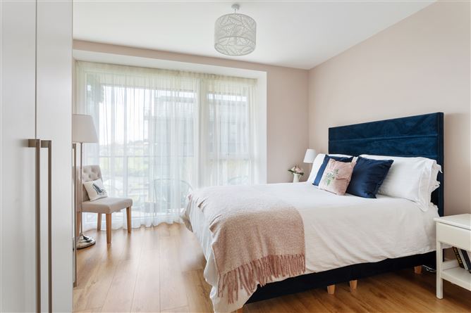 9 Larkspur Hall, Levmoss Park, The Gallops, Leopardstown, Dublin 18