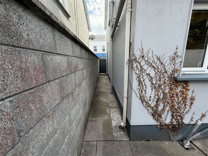 Photo 22 of 25 — 3 Park Lane, Main Street, Portarlington, Co. Laois.