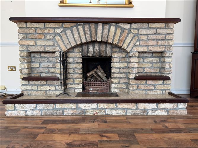 3 Park Lane, Main Street, Portarlington, Co. Laois.