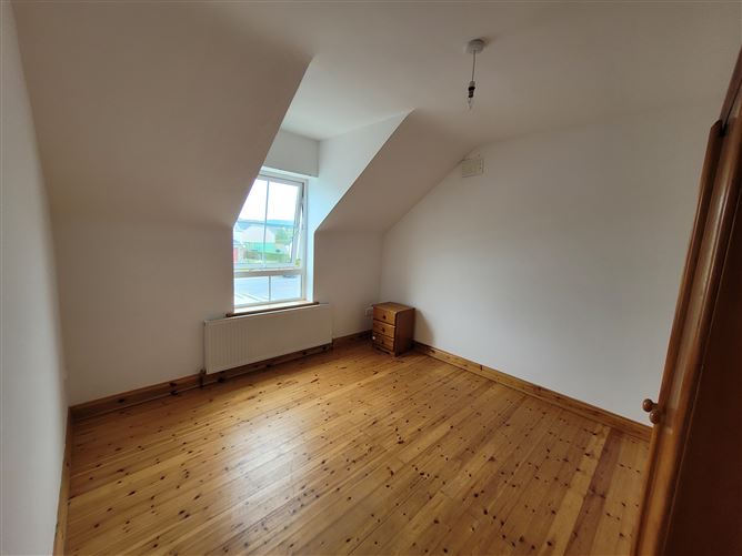 11 Sea View, Tullaghan, Leitrim