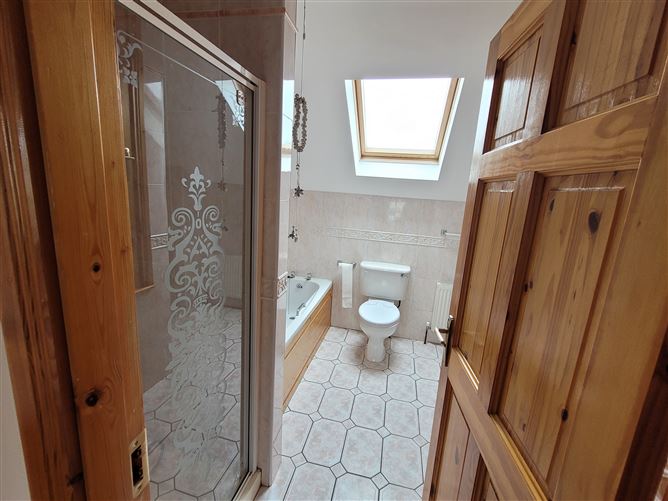 11 Sea View, Tullaghan, Leitrim
