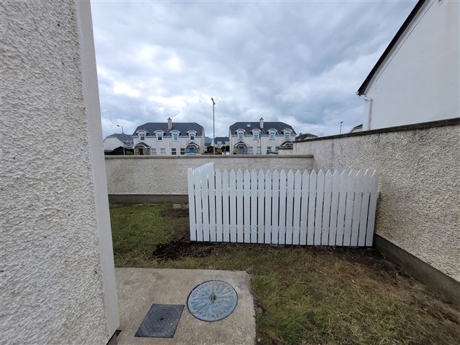 11 Sea View, Tullaghan, Leitrim