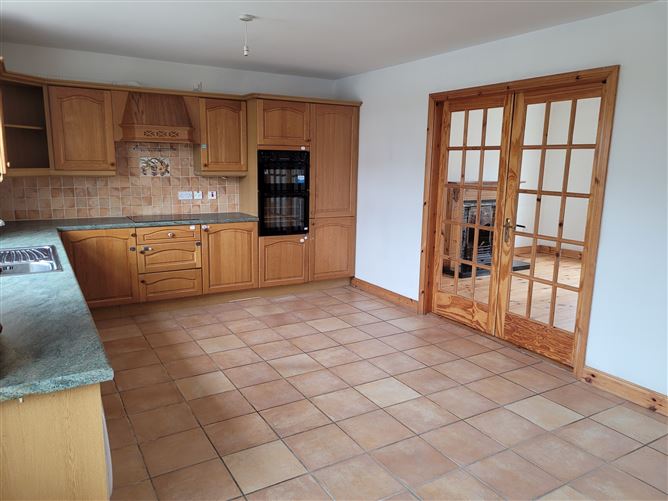 11 Sea View, Tullaghan, Leitrim