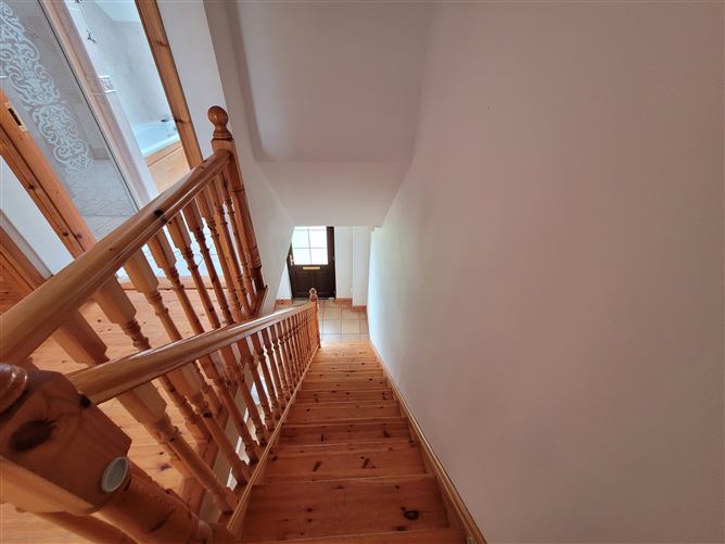 11 Sea View, Tullaghan, Leitrim