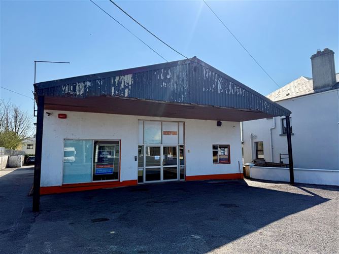 Blackfort, Newport Road, Castlebar, Co. Mayo