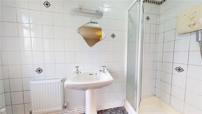 Photo 11 of 23 — 39 Manor Village, Westport Road, Castlebar, Co. Mayo