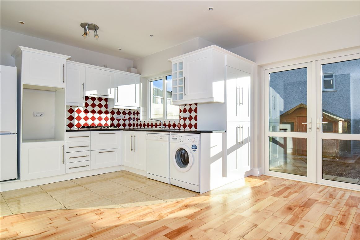 130 Ros Caoin, Roscam, Galway 130 Ros Caoin, Roscam, Galway