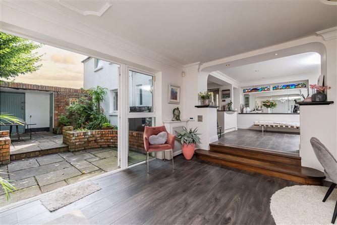 https://photos-a.propertyimages.ie/media/3/9/4/4954493/b315d083-5063-4b1e-8ea8-579730f807b5_l.jpg