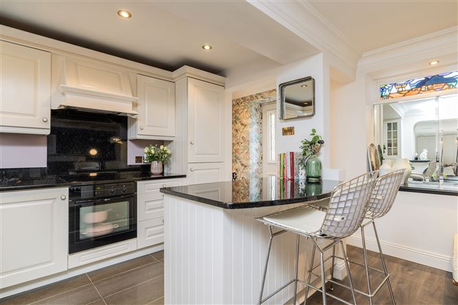 https://photos-a.propertyimages.ie/media/3/9/4/4954493/b315d083-5063-4b1e-8ea8-579730f807b5_l.jpg