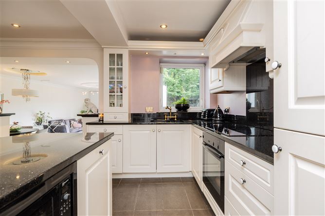 https://photos-a.propertyimages.ie/media/3/9/4/4954493/b315d083-5063-4b1e-8ea8-579730f807b5_l.jpg
