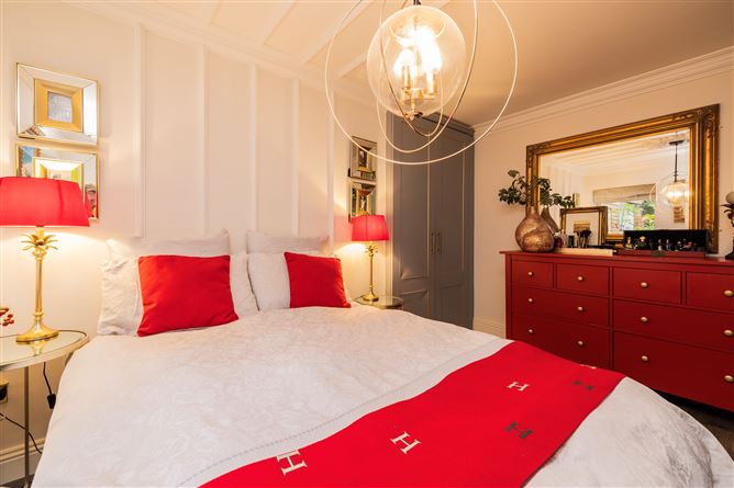 https://photos-a.propertyimages.ie/media/3/9/4/4954493/b315d083-5063-4b1e-8ea8-579730f807b5_l.jpg