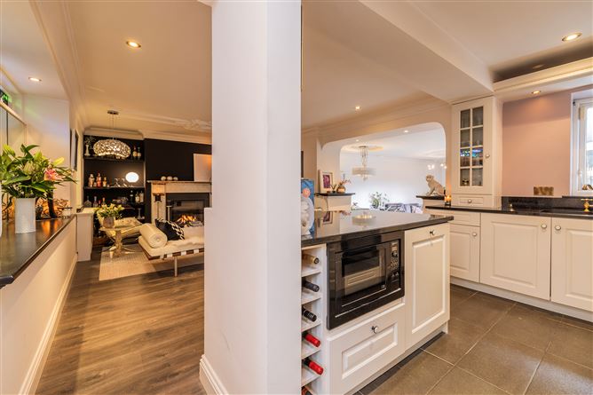 https://photos-a.propertyimages.ie/media/3/9/4/4954493/b315d083-5063-4b1e-8ea8-579730f807b5_l.jpg