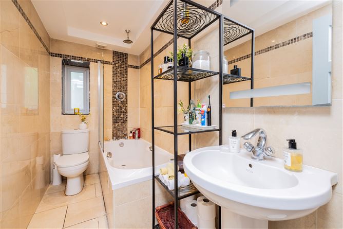 https://photos-a.propertyimages.ie/media/3/9/4/4954493/b315d083-5063-4b1e-8ea8-579730f807b5_l.jpg