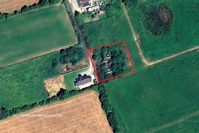 Derelict Building & Lands Dromultan, Currow, Co. Kerry