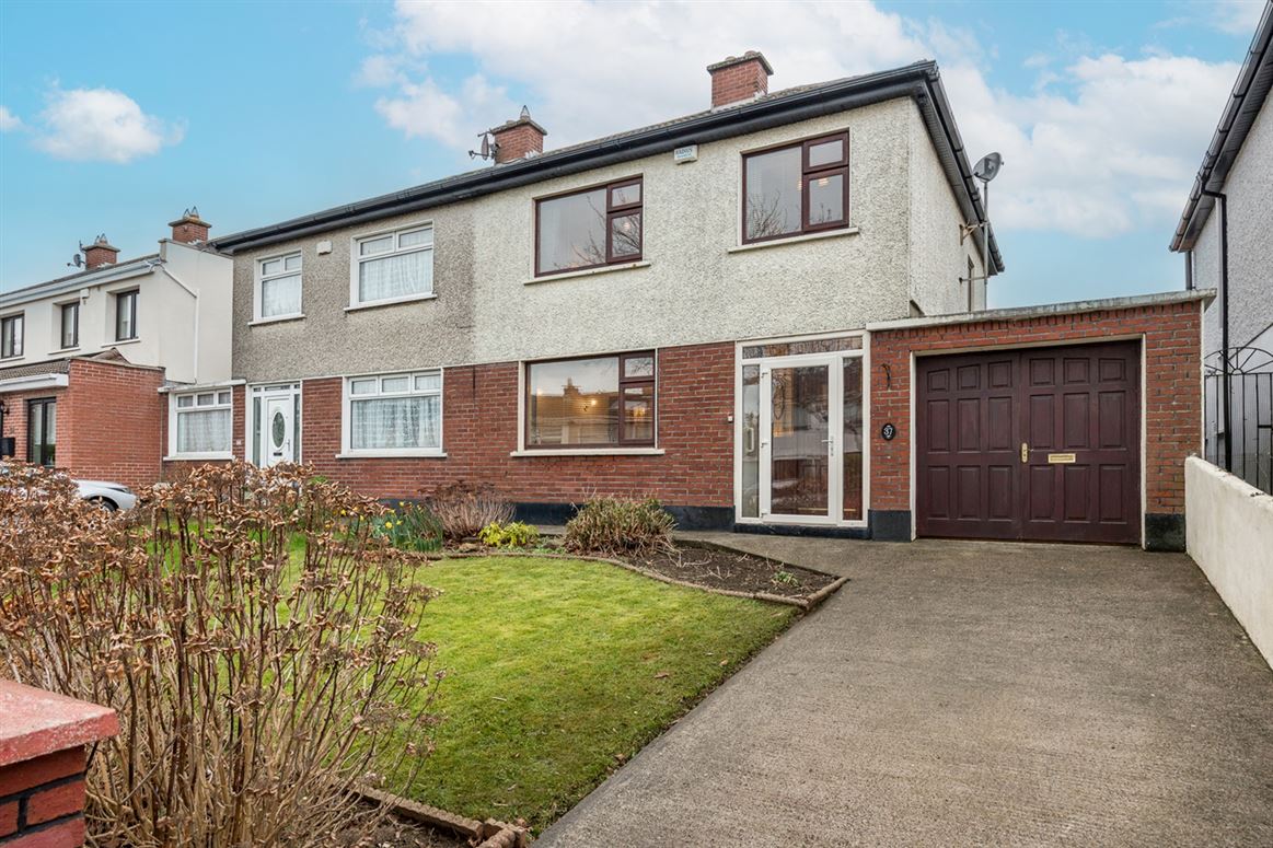 37 Carrickhill Walk, Portmarnock, County Dublin