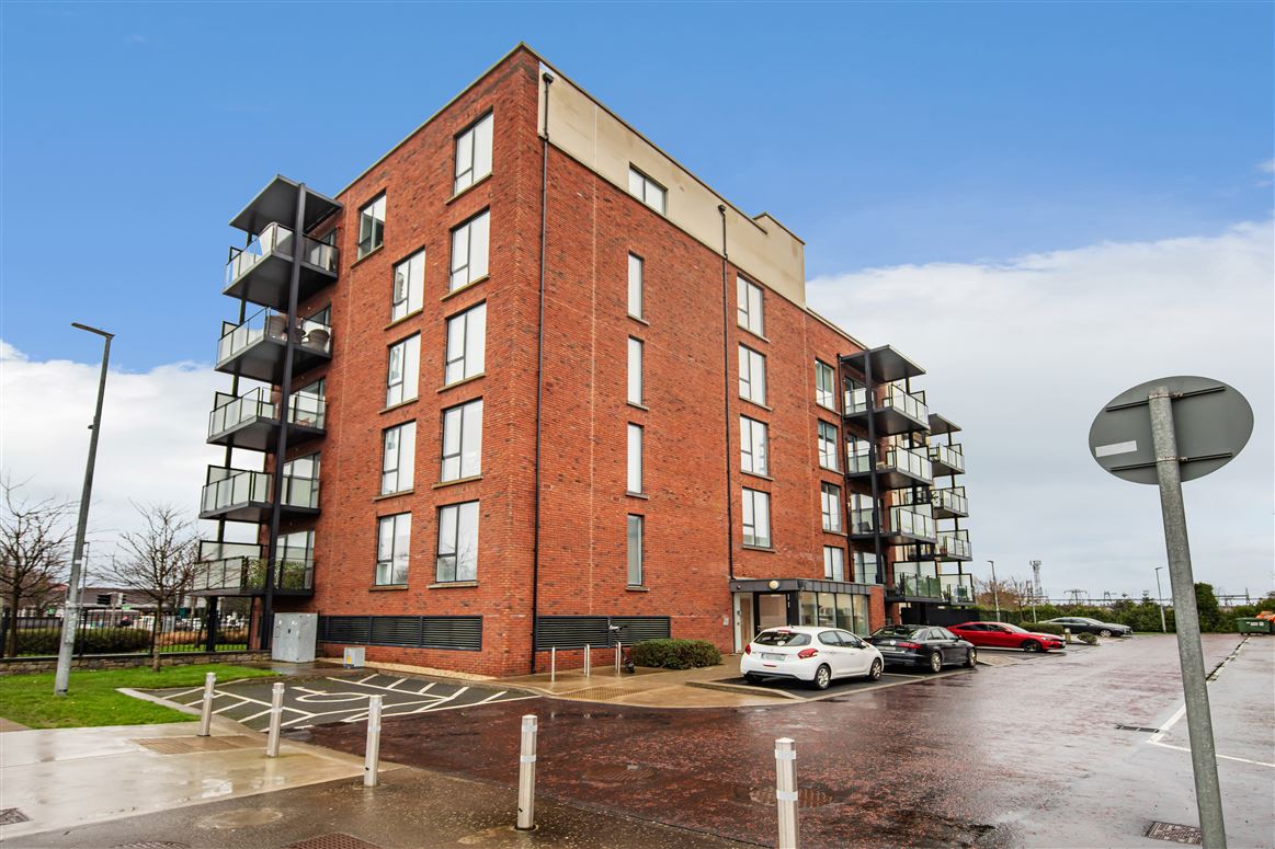 15 Larkfield Hall, Clay Farm, Leopardstown, Dublin 18