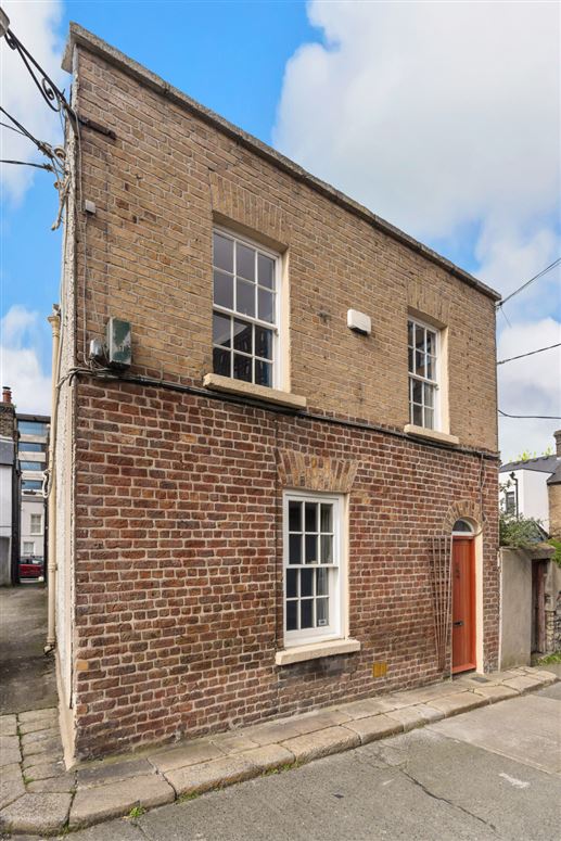 15 Albert Court East, Off Grand Canal Street Lower, South City Centre, Dublin 2