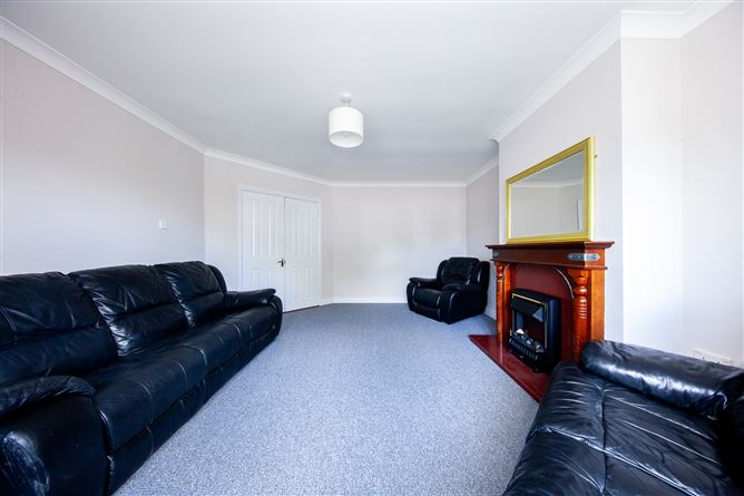 https://photos-a.propertyimages.ie/media/3/9/5/5017593/79a385c6-d970-4c7d-955f-3d7888e26f96_l.jpg