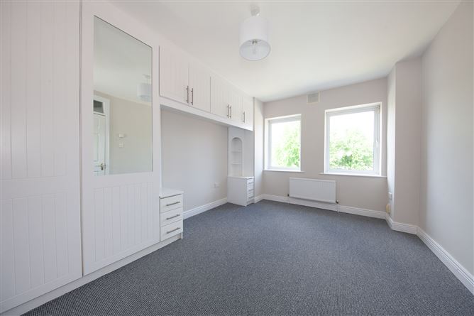 https://photos-a.propertyimages.ie/media/3/9/5/5017593/79a385c6-d970-4c7d-955f-3d7888e26f96_l.jpg